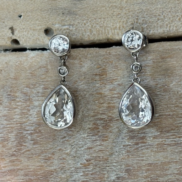 White Gemstone Dangle Earrings Made In 925 Sterling Silver. - Picture 1 of 3